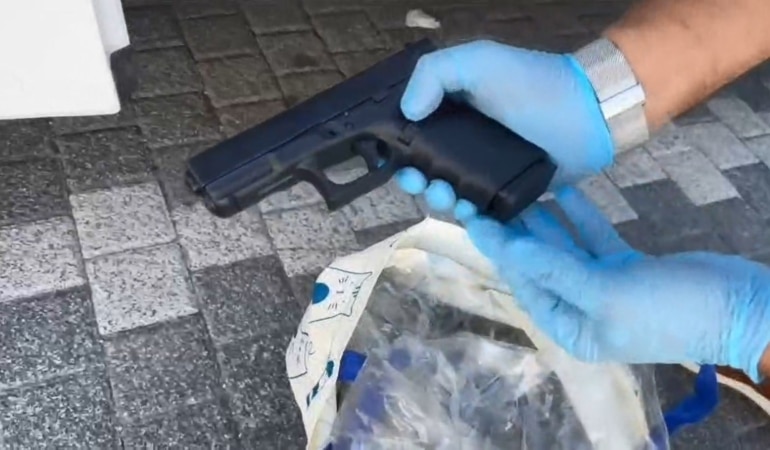 İstanbul- Pendik’te rezidans dairesine kaçak silah operasyonu: 9 gözaltı