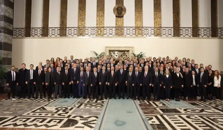 saglikta-yeni-donem-basliyor-2025-butcesi-kabul-edildi