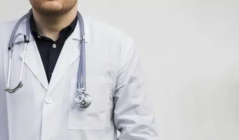 doktor-hekim-yakin-cekim