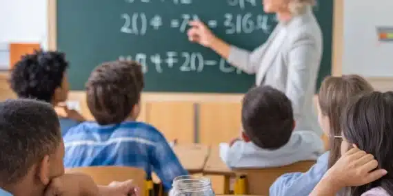 Sağlık Mezunlarına Öğretmenlik Fırsatı! Yeni Sistem Açıklandı