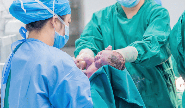 hemsire-ve-ebelerin-2025-emekli-maaslari-aciklandi