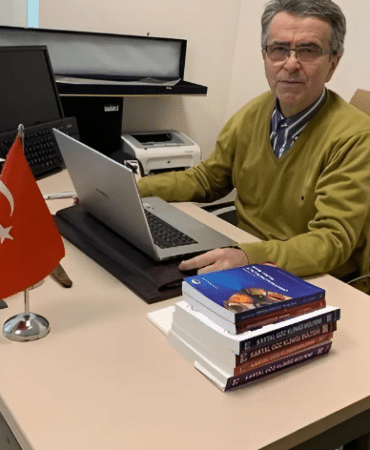 prof-dr-simsekten-tatil-kararina-sert-elestiri