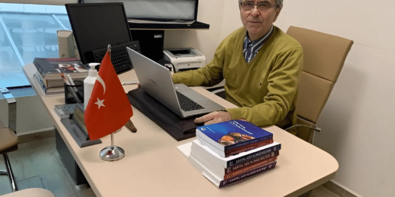 Prof. Dr. Şimşek’ten Tatil Kararına Sert Eleştiri