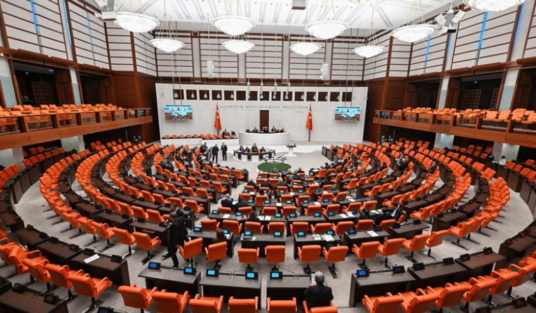 tbmmde-taseron-iscilerin-kadro-gorusmesi-basladi