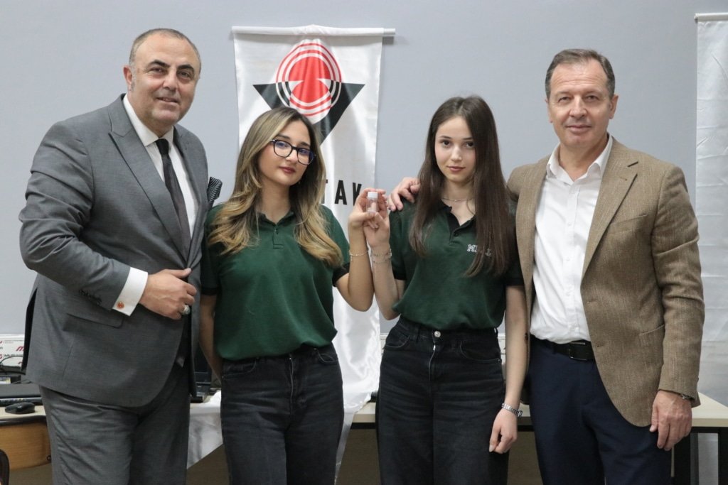 Liseli Gençlerden Tıp Dünyasına Yenilik: Biyobozunur Nanoparçacıklı Stentle TÜBİTAK Finaline (resim 14) – saglikhaberi.net Liseli Gençlerden Tıp Dünyasına Yenilik: Biyobozunur Nanoparçacıklı Stentle TÜBİTAK Finaline (resim 13) – saglikhaberi.net