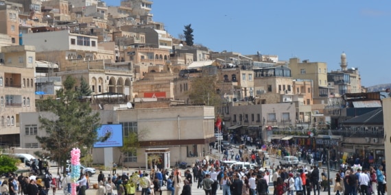 Medeniyetler şehri Mardin’e turist akını; otellerde doluluk yüzde 100’e ulaştı