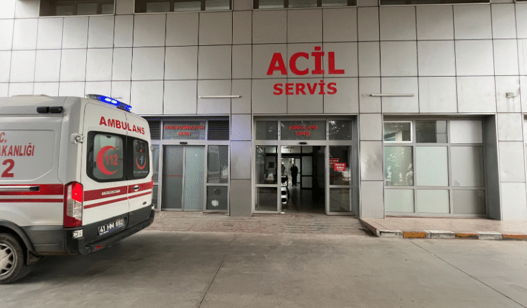 tavuk-donerden-zehirlenme-kocaelide-300u-askin-kisi-tedavi-altinda