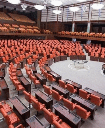 gecici-gorevlendirmede-belirsizlik-sona-erdi-saglik-calisanlarina-torba-yasayla-guvence