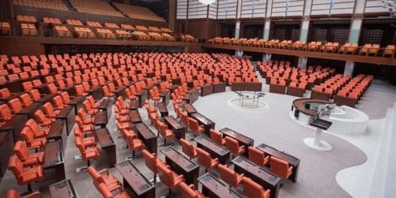 Geçici Görevlendirmede Belirsizlik Sona Erdi: Sağlık Çalışanlarına Torba Yasayla Güvence