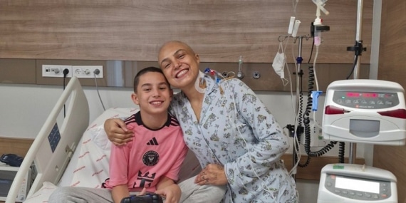 İstanbul – 10 yaşındaki oğlunun iliği ile kanseri ikinci kez yendi