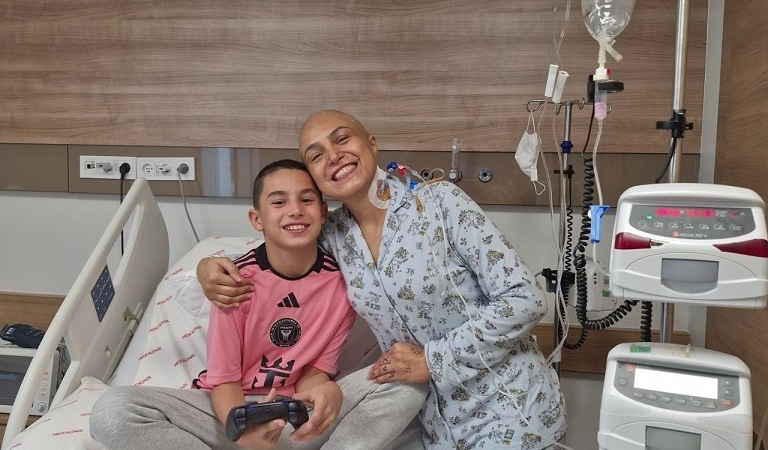 İstanbul - 10 yaşındaki oğlunun iliği ile kanseri ikinci kez yendi