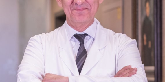 Prof. Dr. Burak Işık: Karın ağrısını hafife almayın