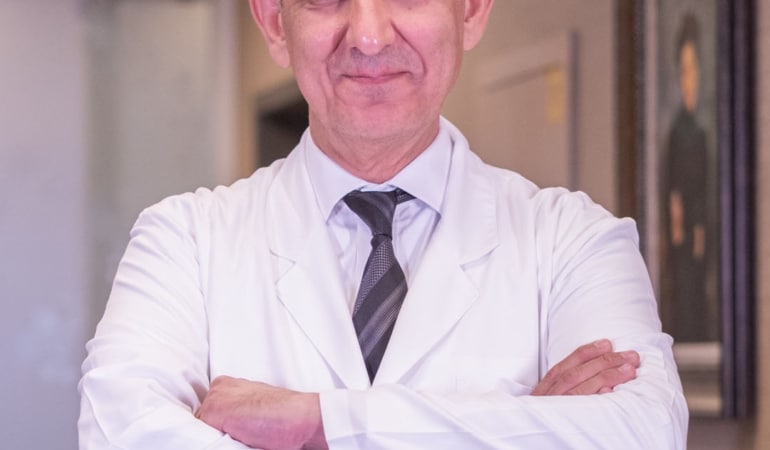 Prof. Dr. Burak Işık: Karın ağrısını hafife almayın