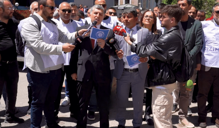 sendikalardan-siddet-tepkisi-kamu-emekcisine-yonelik-saldiri-kinandi