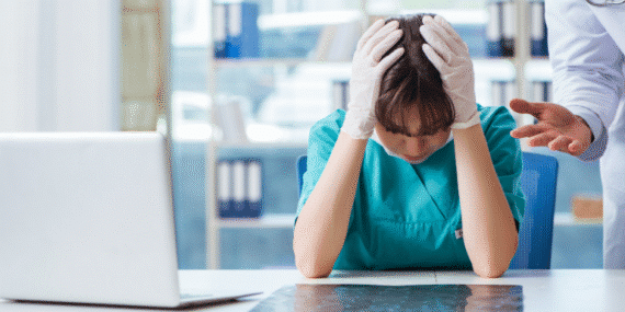 Uzman Doktorlar 5 Dakikalık Muayene Süresine Tepkili: Sağlık Sistemi Alarm Veriyor