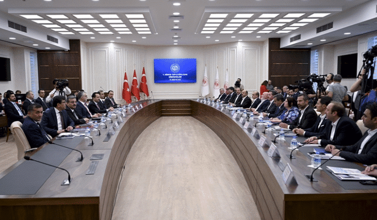 Toplu Sözleşmeye Şeffaflık Çağrısı: “Canlı Yayınlansın, Herkes İzlesin”