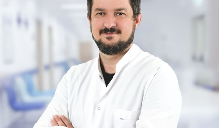 ‘Kasık bölgesinde hissedilen ağrının nedeni kalça sorunları olabilir’