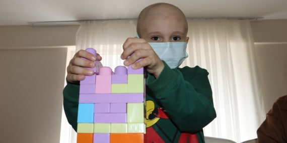 Vücudundaki kırıklarla hastaneye gitti, lösemi olduğu ortaya çıktı