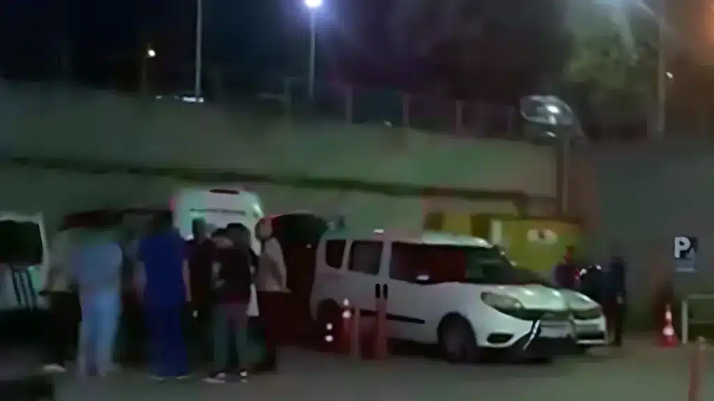 Sakarya’da Hastanede Dehşet: Öfkeli Koca, Nöbetçi Eşini Vurdu! (resim 63) – saglikhaberi.net