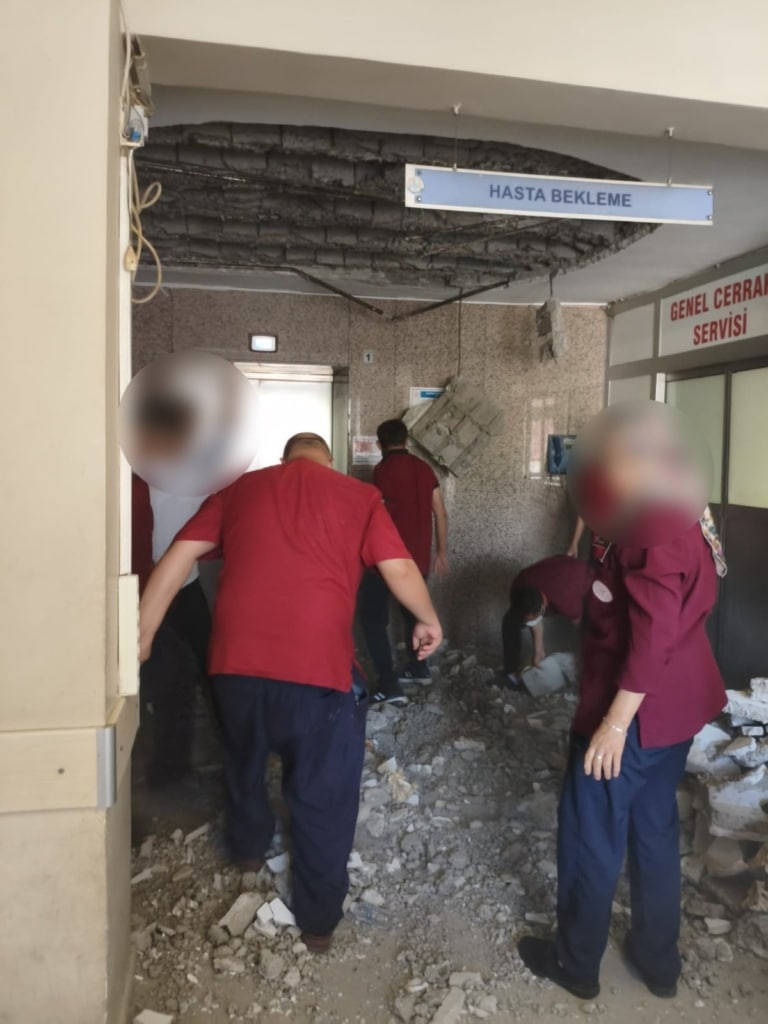 HEP-SEN Uyarmıştı: Deprem Sonrası Denizli Devlet Hastanesi’nde Tavan Çöktü! (resim 95) – saglikhaberi.net
