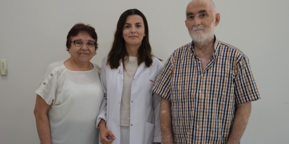 Evli çift, 42 yıllık sigara  tiryakiliklerinden birlikte kurtuldu