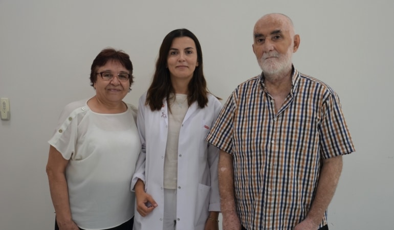 Evli çift, 42 yıllık sigara  tiryakiliklerinden birlikte kurtuldu