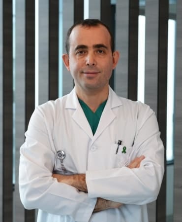 Gözünü çekmecenin kulpuna çarpan hasta, tedaviyle sağlığına kavuştu