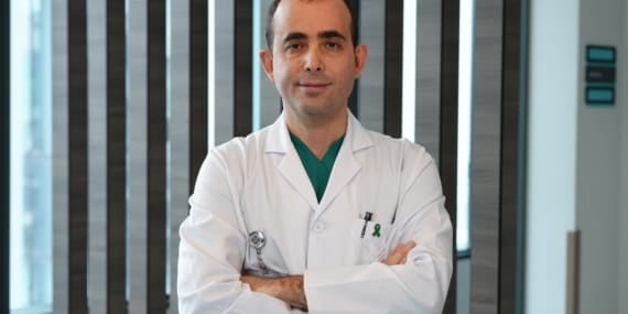 Gözünü çekmecenin kulpuna çarpan hasta, tedaviyle sağlığına kavuştu