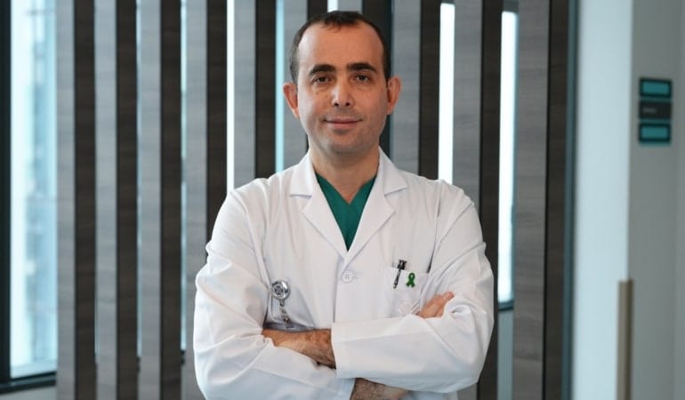 Gözünü çekmecenin kulpuna çarpan hasta, tedaviyle sağlığına kavuştu