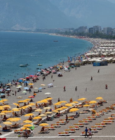 'Güneş ışınlarının prizma etkisi ciltte renk değişimine yol açıyor'