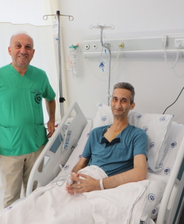 Kalbindeki balonlaşma nedeniyle 3’üncü kez ameliyat olan dünyadaki ilk hasta oldu