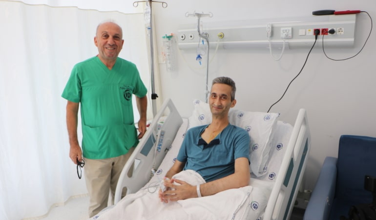 Kalbindeki balonlaşma nedeniyle 3’üncü kez ameliyat olan dünyadaki ilk hasta oldu