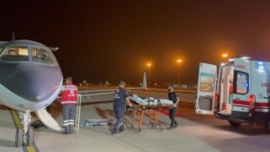 Kaza sonrası kava travması ve felç geçiren çocuk, ambulans uçakla sevk edildi