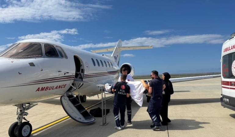 Rize'den Ankara'ya ambulans uçakla hasta sevki