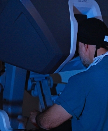 ‘Robotik cerrahi hastalara daha hızlı iyileşme imkanı tanıyor’