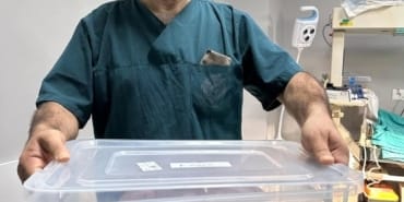 Yumurtalıklarındaki 9 kiloluk kitle operasyonla çıkarıldı