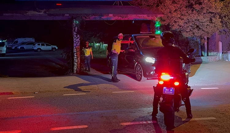 İstanbul’da Kanlı Saldırı: Cumhuriyet Savcısı Ercan Kayhan Restoranda Bıçaklanarak Hayatını Kaybetti (resim 21) – saglikhaberi.net