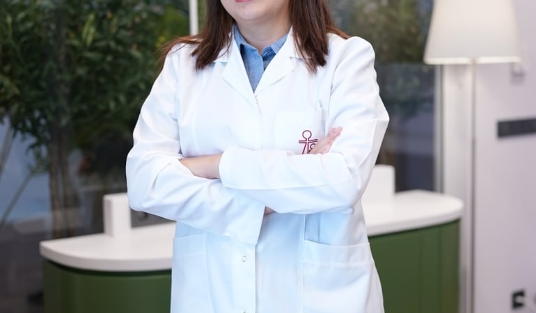 ‘Göz kapaklarındaki sarkmalar görme güçlüğüne yol açabiliyor’