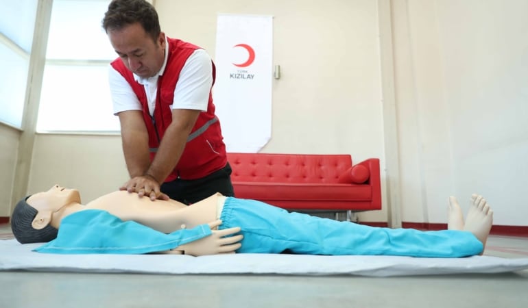 Kızılay’dan Demirören Medya çalışanlarına ilk yardım eğitimi