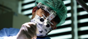 'Otel odasında saç ekimi olmaz'