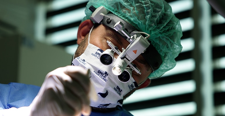 'Otel odasında saç ekimi olmaz'