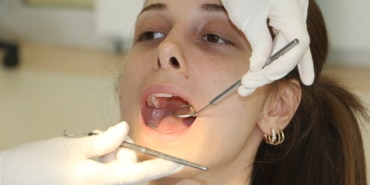 Prof. Dr. Gündüz: 2 haftadan uzun süren ağız yaraları için diş hekimine başvurulmalı