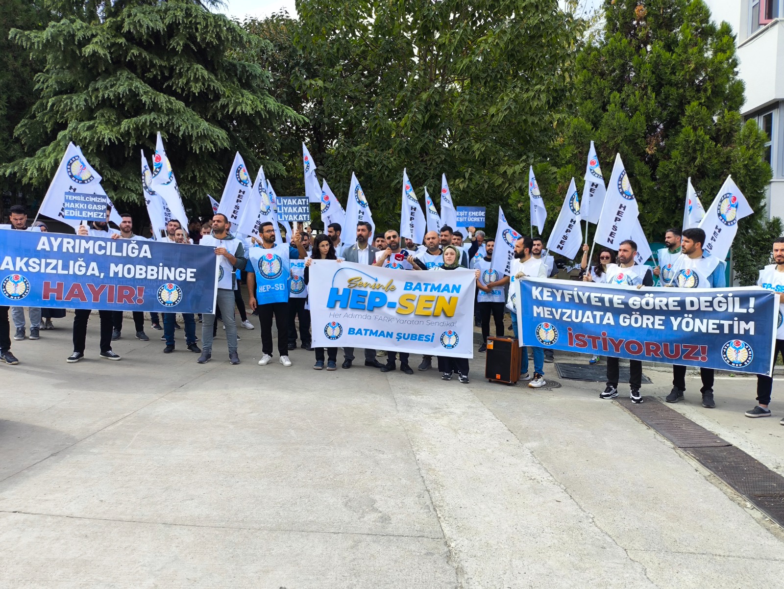 Batman Eğitim ve Araştırma Hastanesi’nde HEP-SEN’den Adalet Çağrısı! (resim 8) – saglikhaberi.net