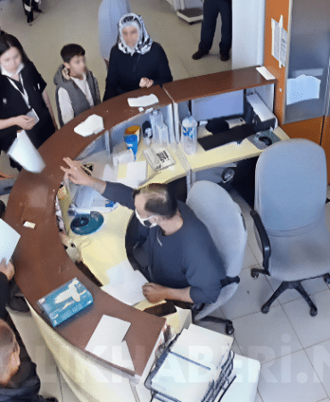 KOAH Hastasına Geber Deyip Kalem Fırlatmıştı O Doktor Cezayı Duyunca İstifa Etti