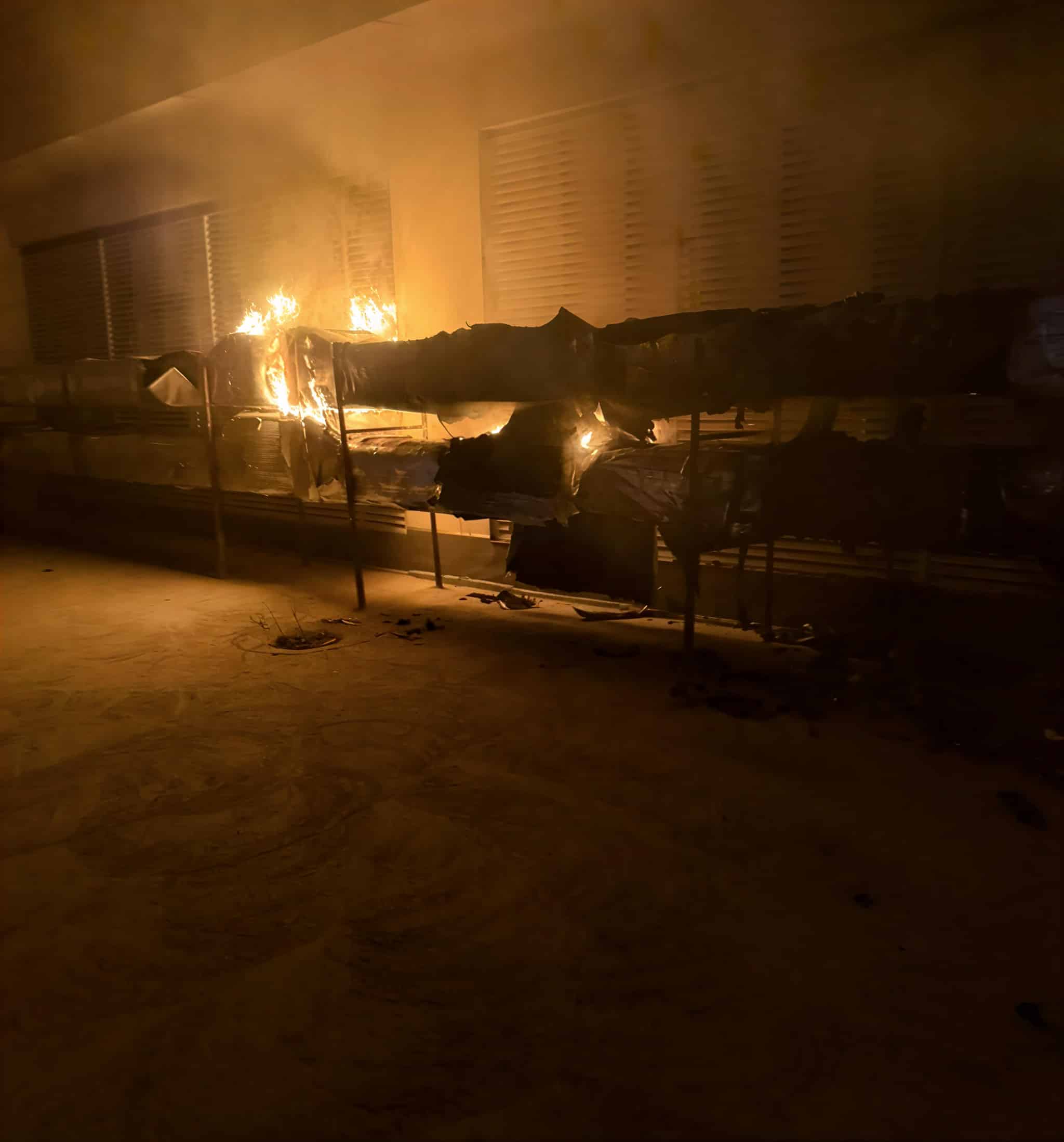 Niğde’de Hastane Ek Binasındaki Yangın Hızla Kontrol Altına Alındı (resim 2) – saglikhaberi.net Niğde’de Hastane Ek Binasındaki Yangın Hızla Kontrol Altına Alındı (resim 1) – saglikhaberi.net