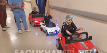 Sakarya'da çocuklar ameliyata akülü arabayla götürülüyor