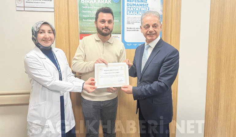 12 Yıllık Sigara Bağımlılığından Kurtulan Hastaya Ödül Verildi!