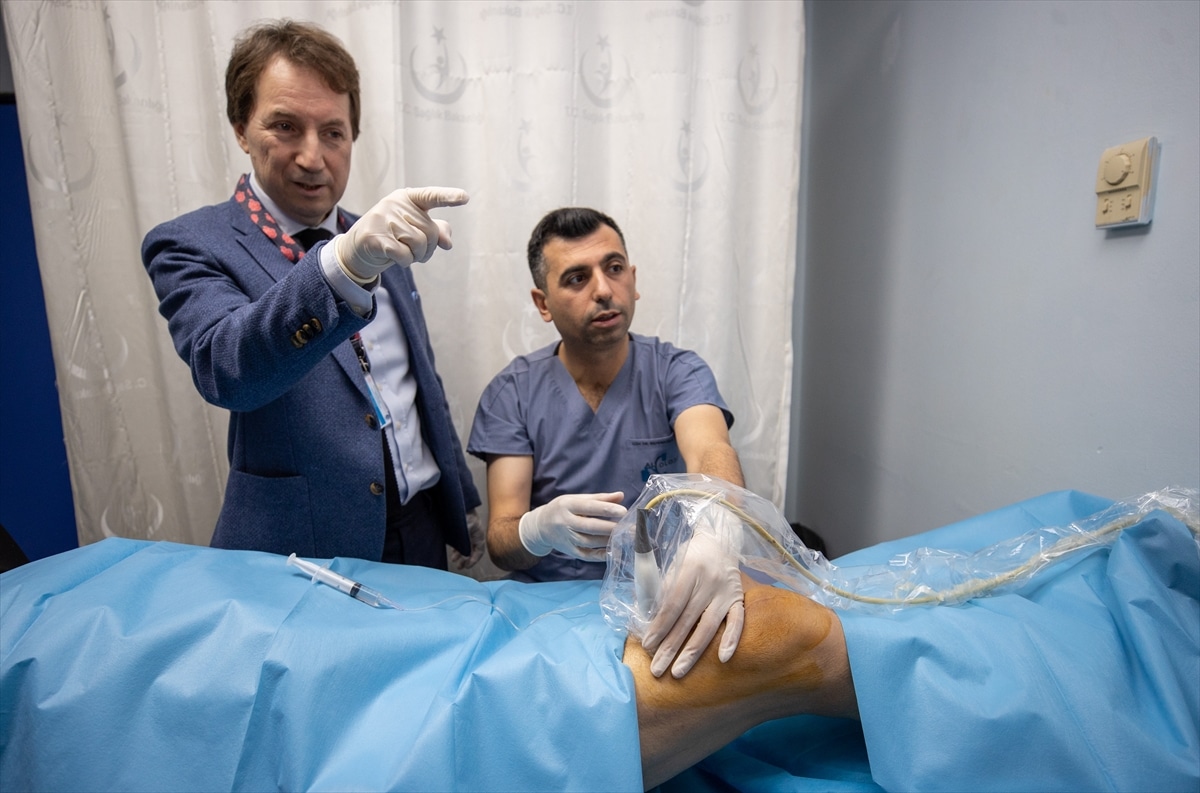 Tıp Dünyasında Ezber Bozan Buluş: Diz Ağrılarına Tek Dozluk Kesin Çözüm (resim 2) – saglikhaberi.net Tıp Dünyasında Ezber Bozan Buluş: Diz Ağrılarına Tek Dozluk Kesin Çözüm (resim 1) – saglikhaberi.net