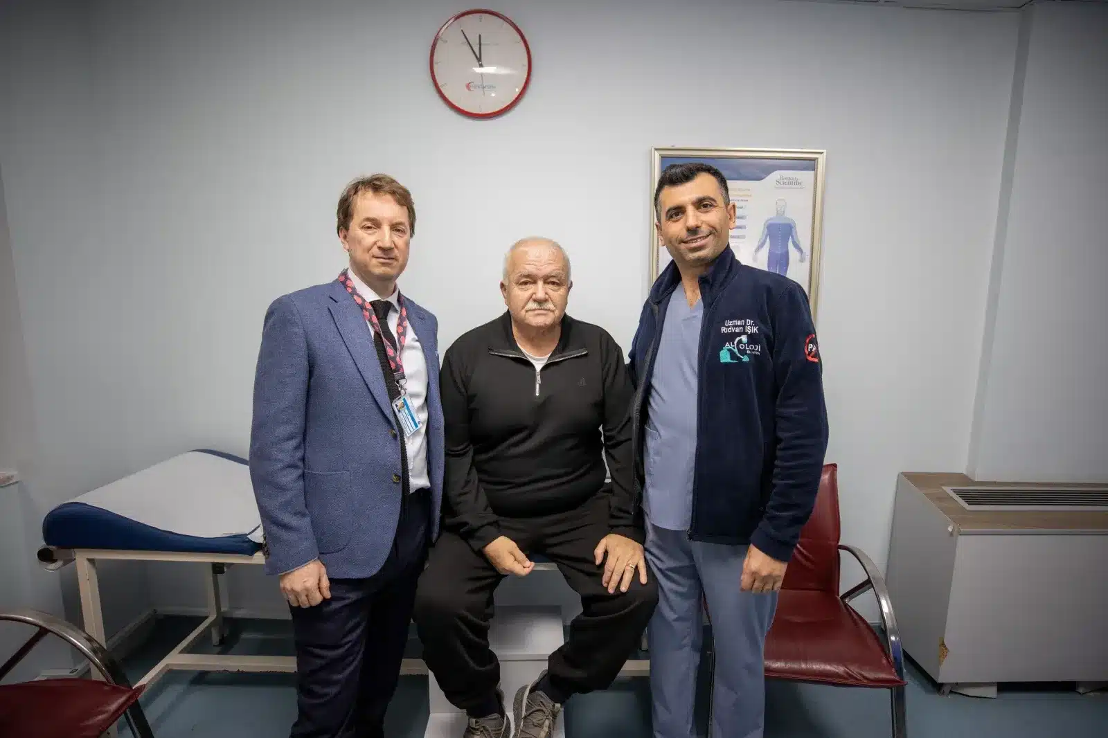 Tıp Dünyasında Ezber Bozan Buluş: Diz Ağrılarına Tek Dozluk Kesin Çözüm (resim 4) – saglikhaberi.net Tıp Dünyasında Ezber Bozan Buluş: Diz Ağrılarına Tek Dozluk Kesin Çözüm (resim 3) – saglikhaberi.net