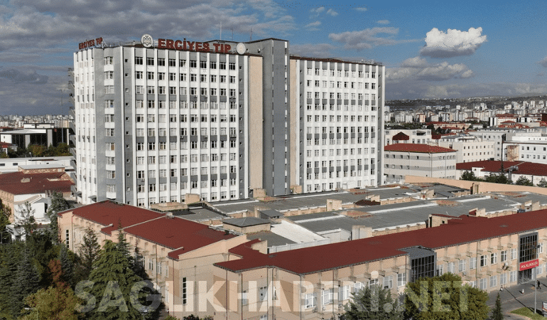 Kayseri Erciyes Üniversitesi Hastanesi’nde Mesai Ücretleri Neden Bekletiliyor?